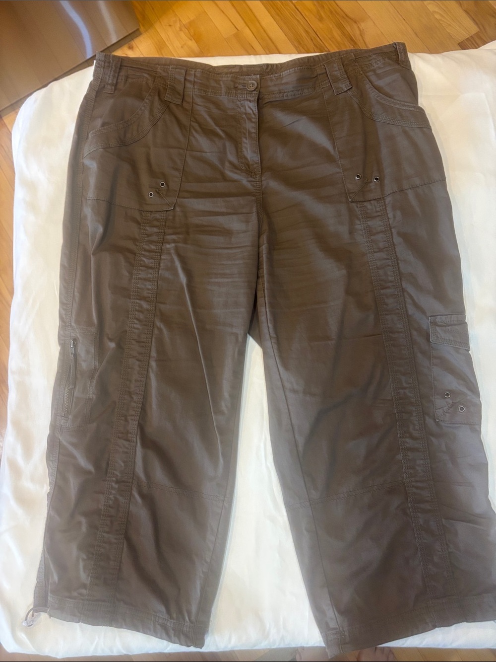 Style & Co. Brown Cargo Capris